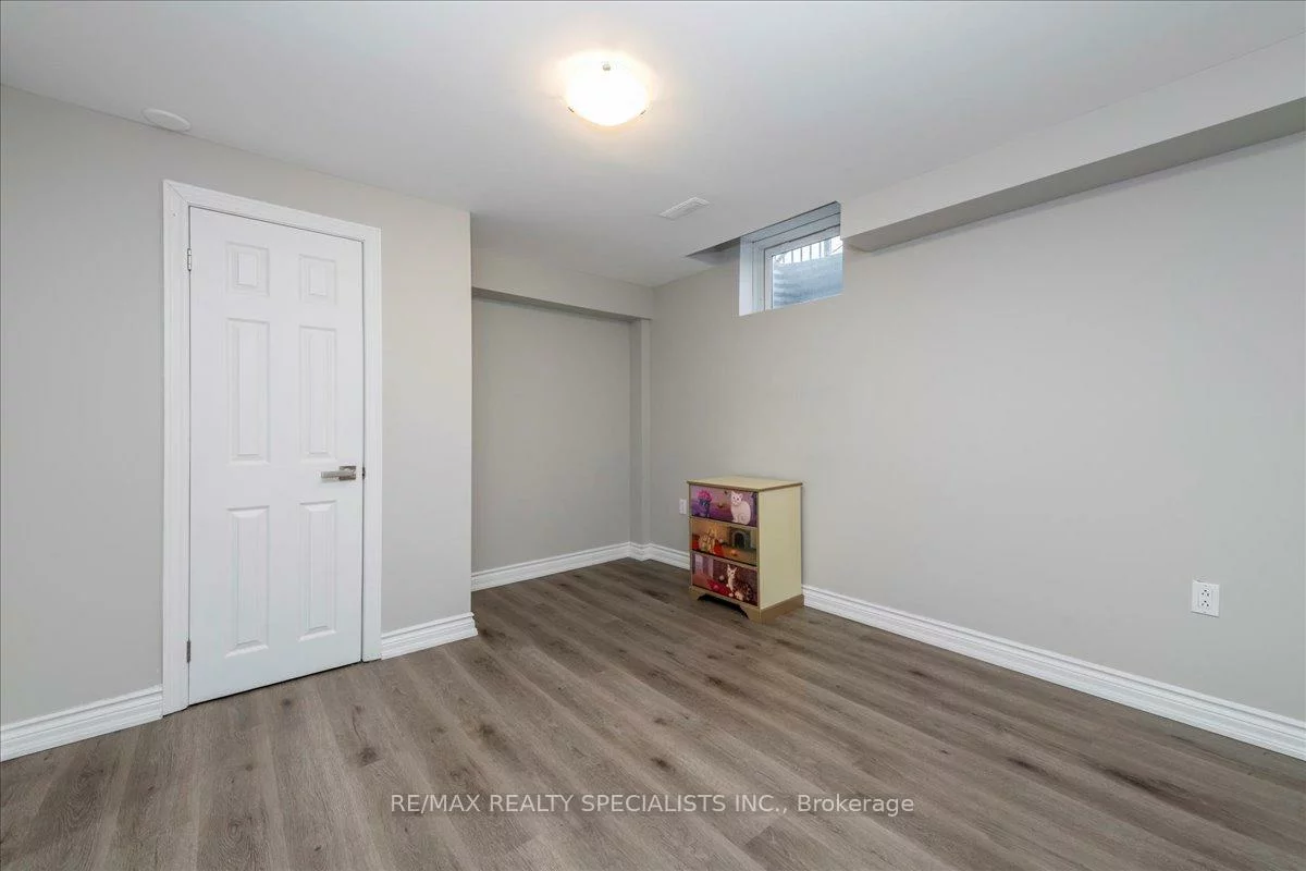 1165, Mitchell, Alcona, Innisfil