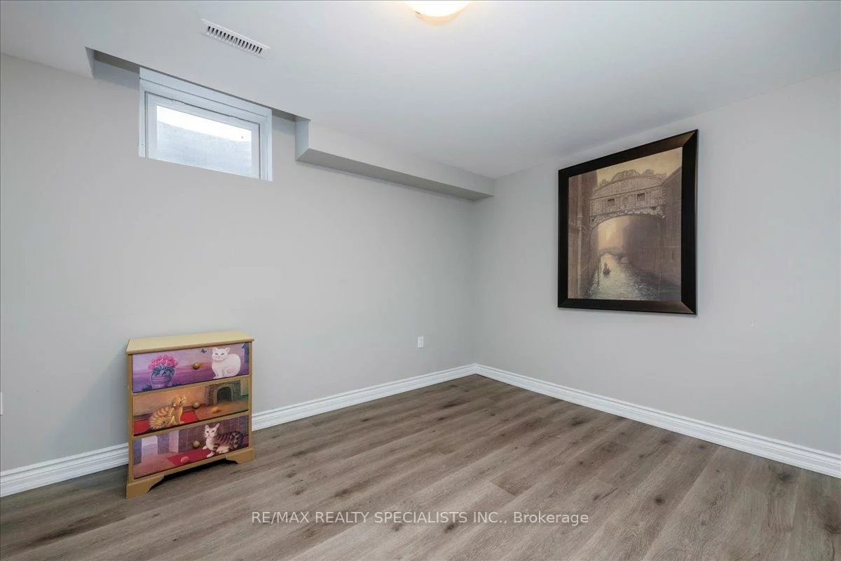 1165, Mitchell, Alcona, Innisfil