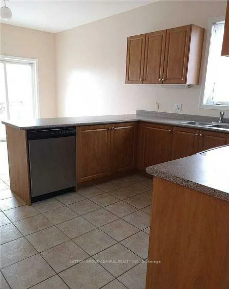 1209, Gina, Alcona, Innisfil