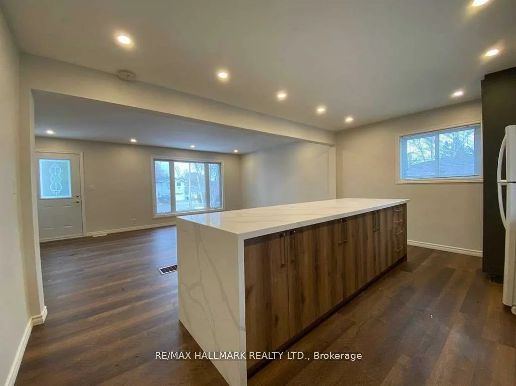 1015, Lebanon, Alcona, Innisfil