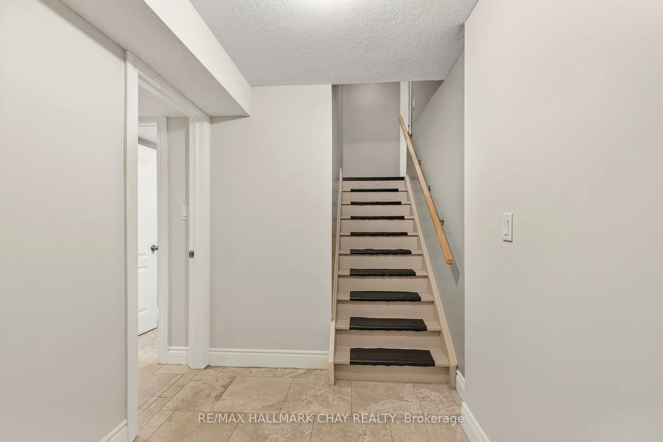 1033, Wesley, Alcona, Innisfil