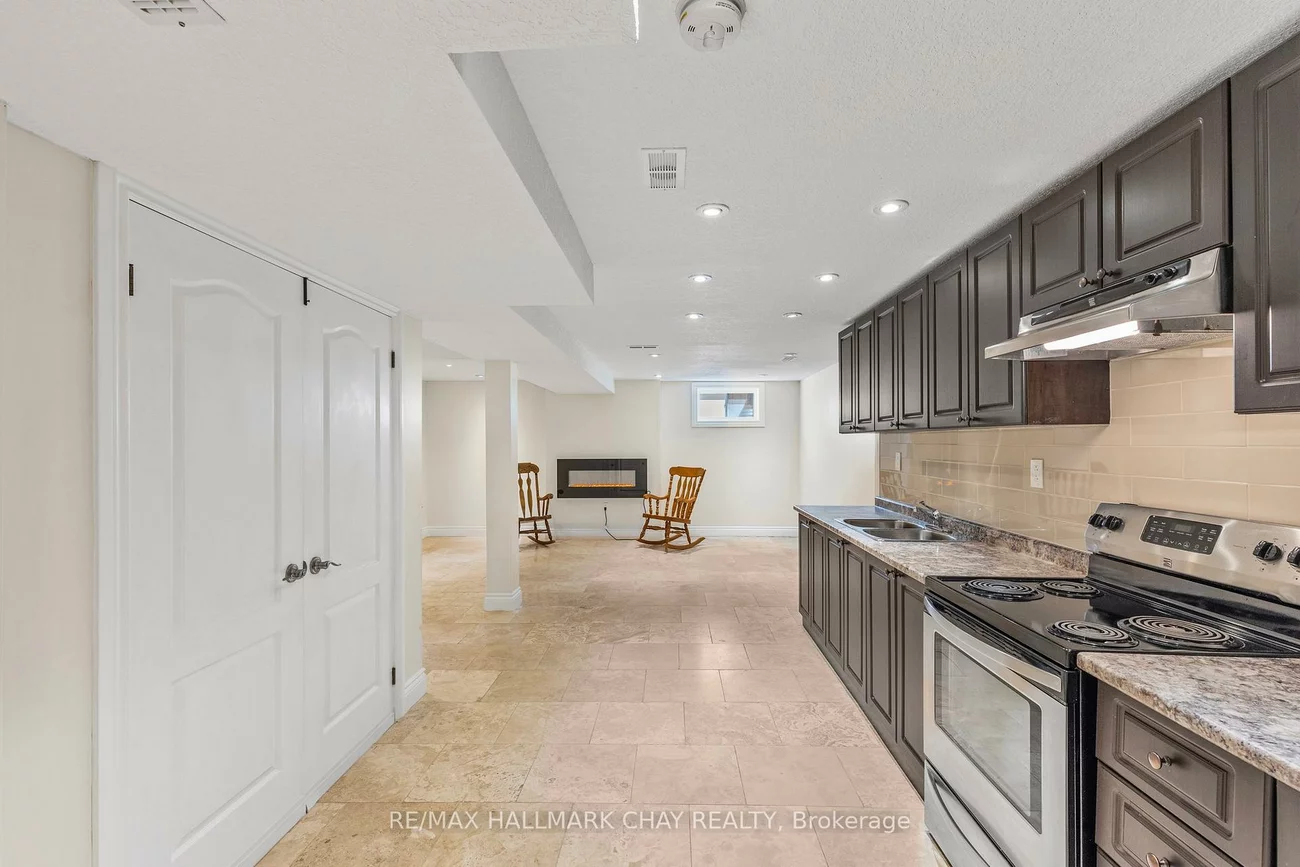 1033, Wesley, Alcona, Innisfil