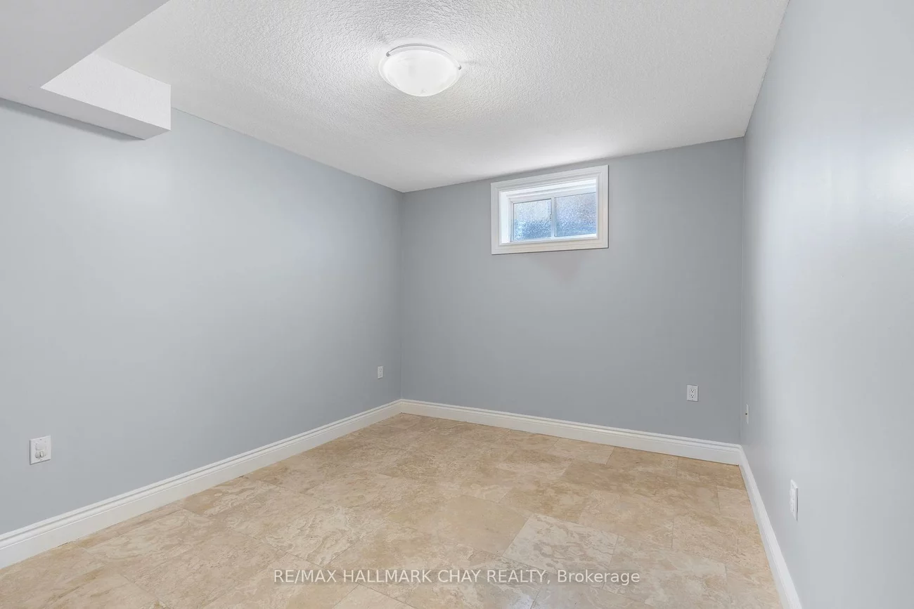 1033, Wesley, Alcona, Innisfil