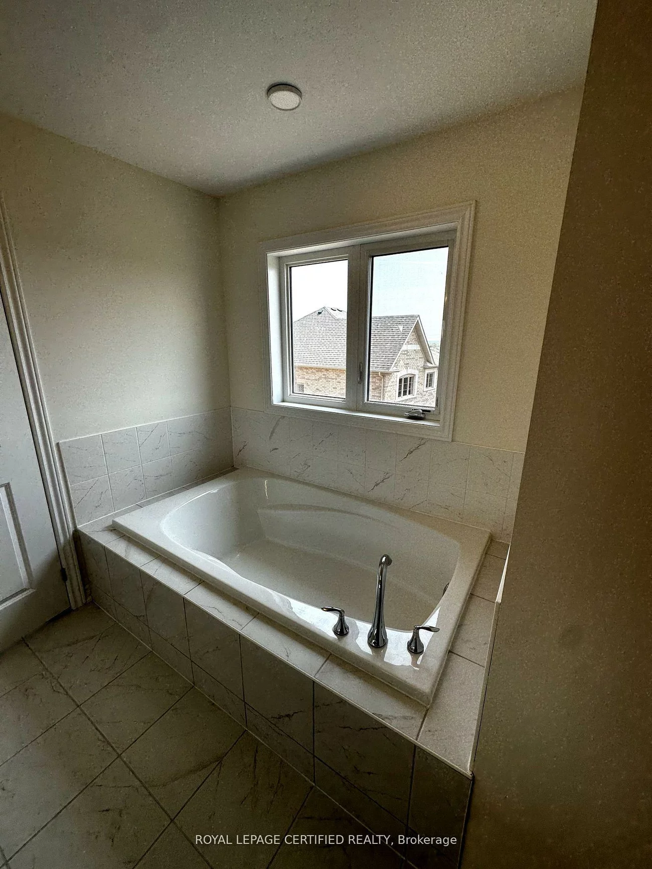 1489, Benson, Alcona, Innisfil