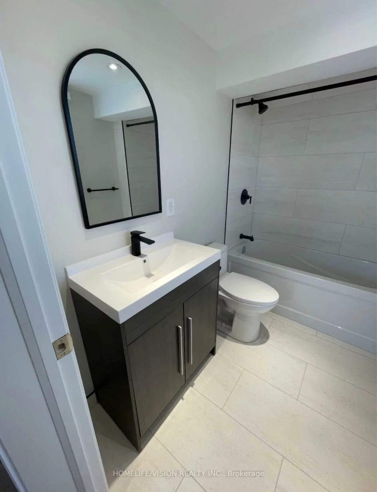 6273, Yonge, Churchill, Innisfil