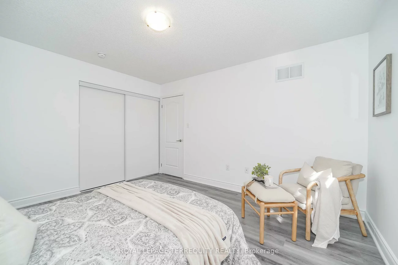 2251, Whitewood, Alcona, Innisfil