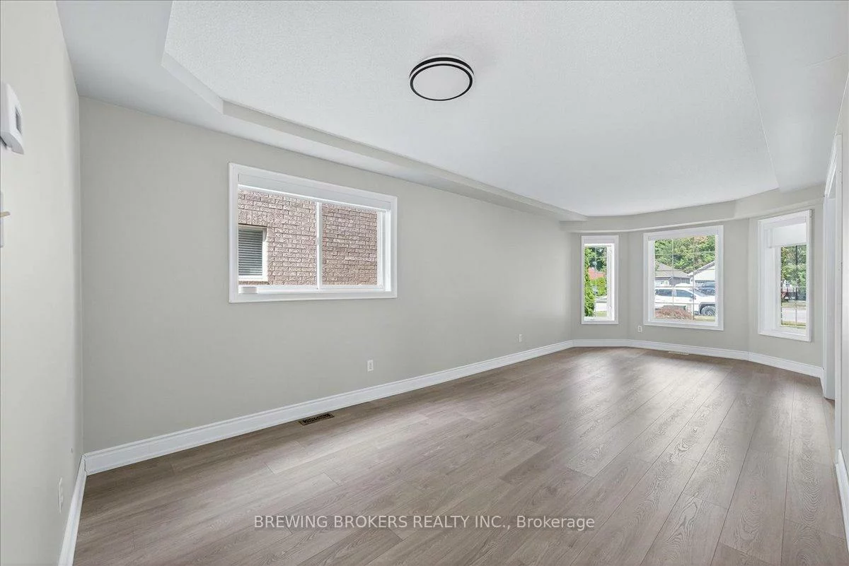 1067, Leslie, Alcona, Innisfil