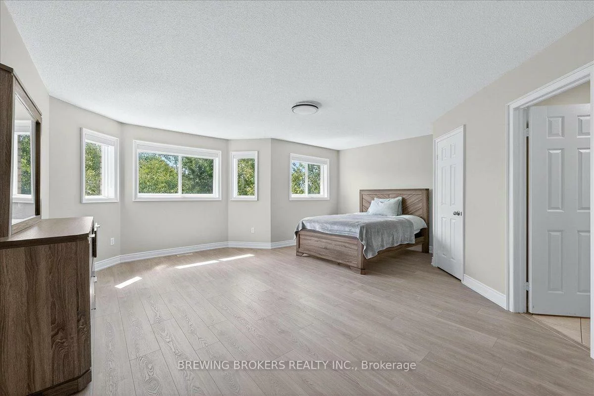1067, Leslie, Alcona, Innisfil