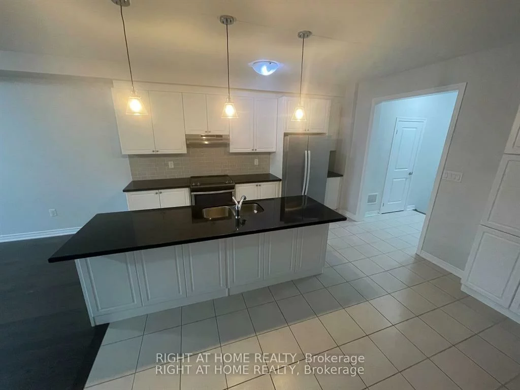 2051, Dale, Alcona, Innisfil