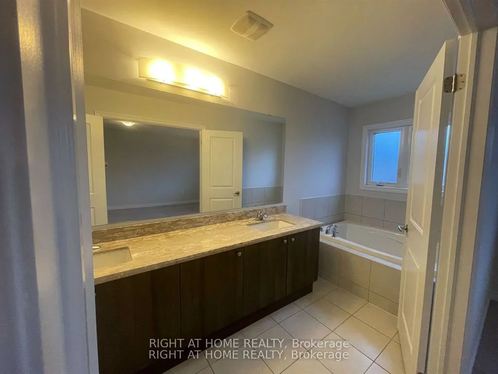 2051, Dale, Alcona, Innisfil