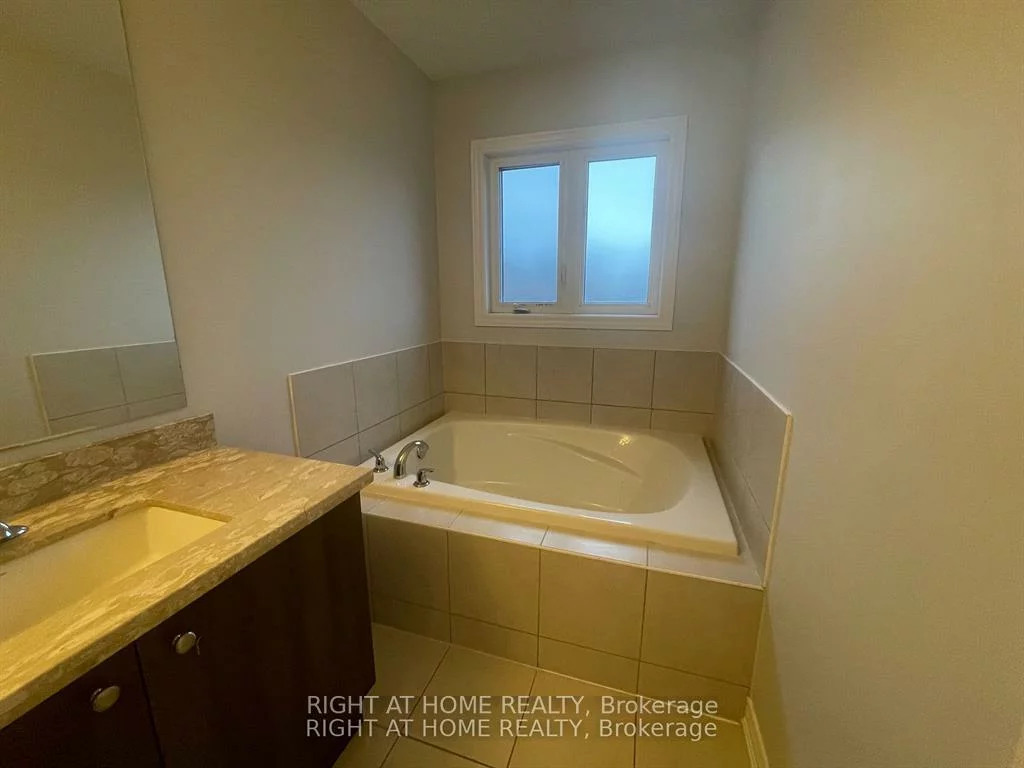 2051, Dale, Alcona, Innisfil