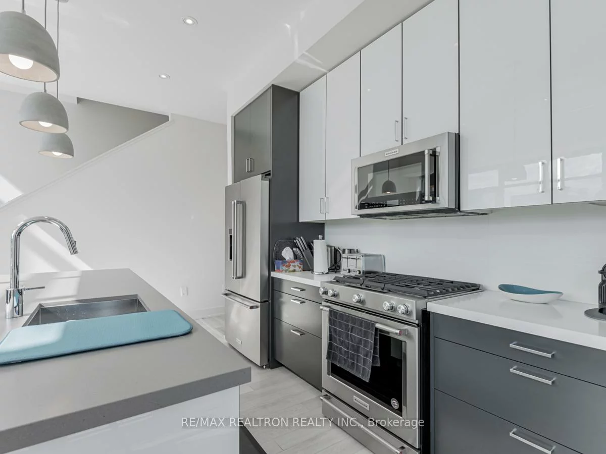 3700, Mangusta, Rural Innisfil, Innisfil
