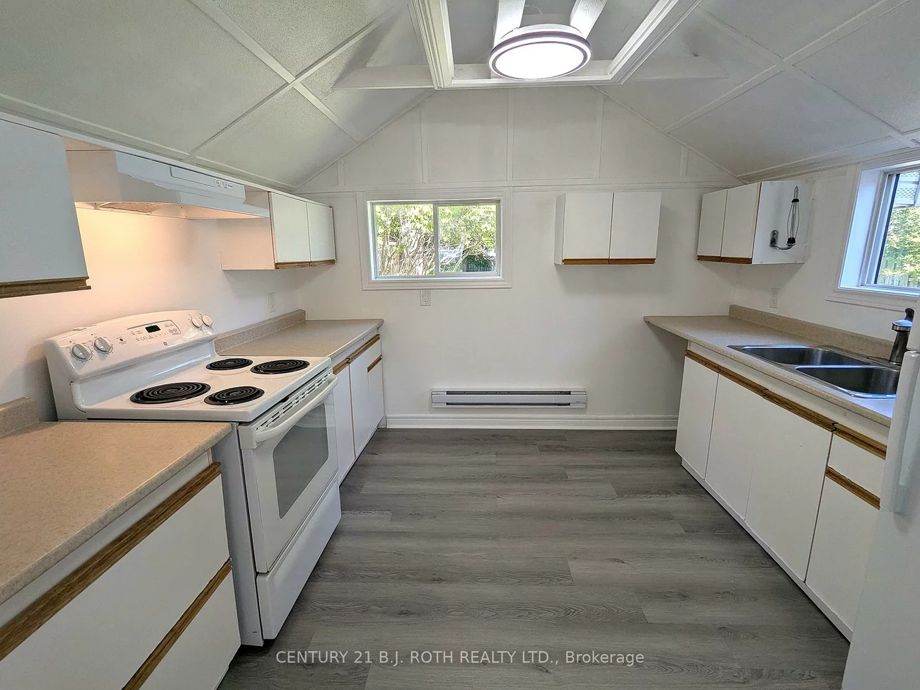 696, Hastings, Alcona, Innisfil