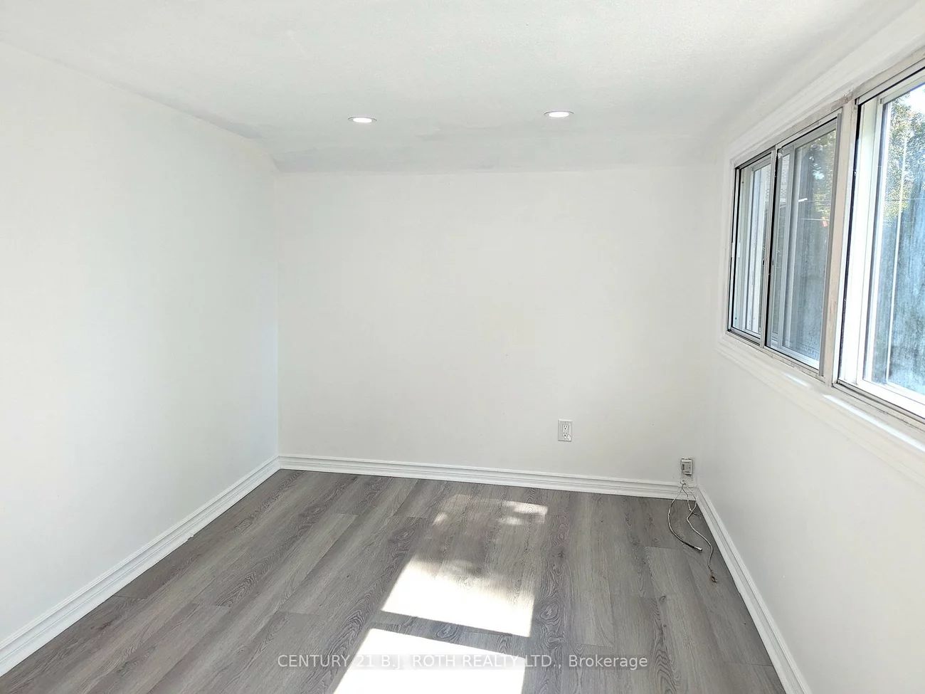 696, Hastings, Alcona, Innisfil