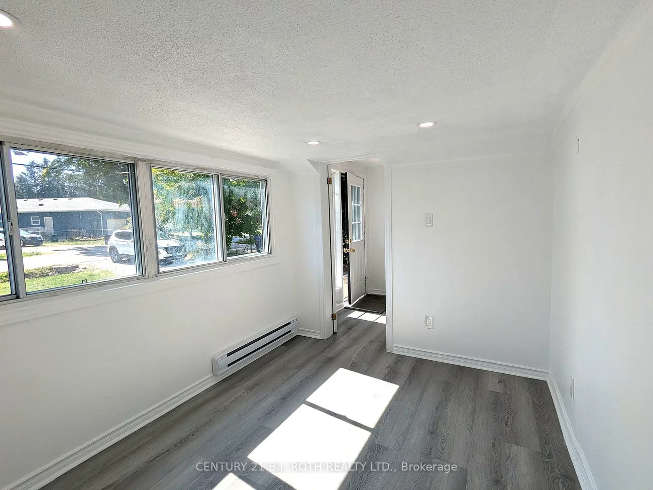 696, Hastings, Alcona, Innisfil