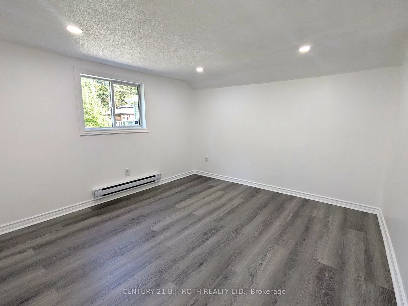 696, Hastings, Alcona, Innisfil