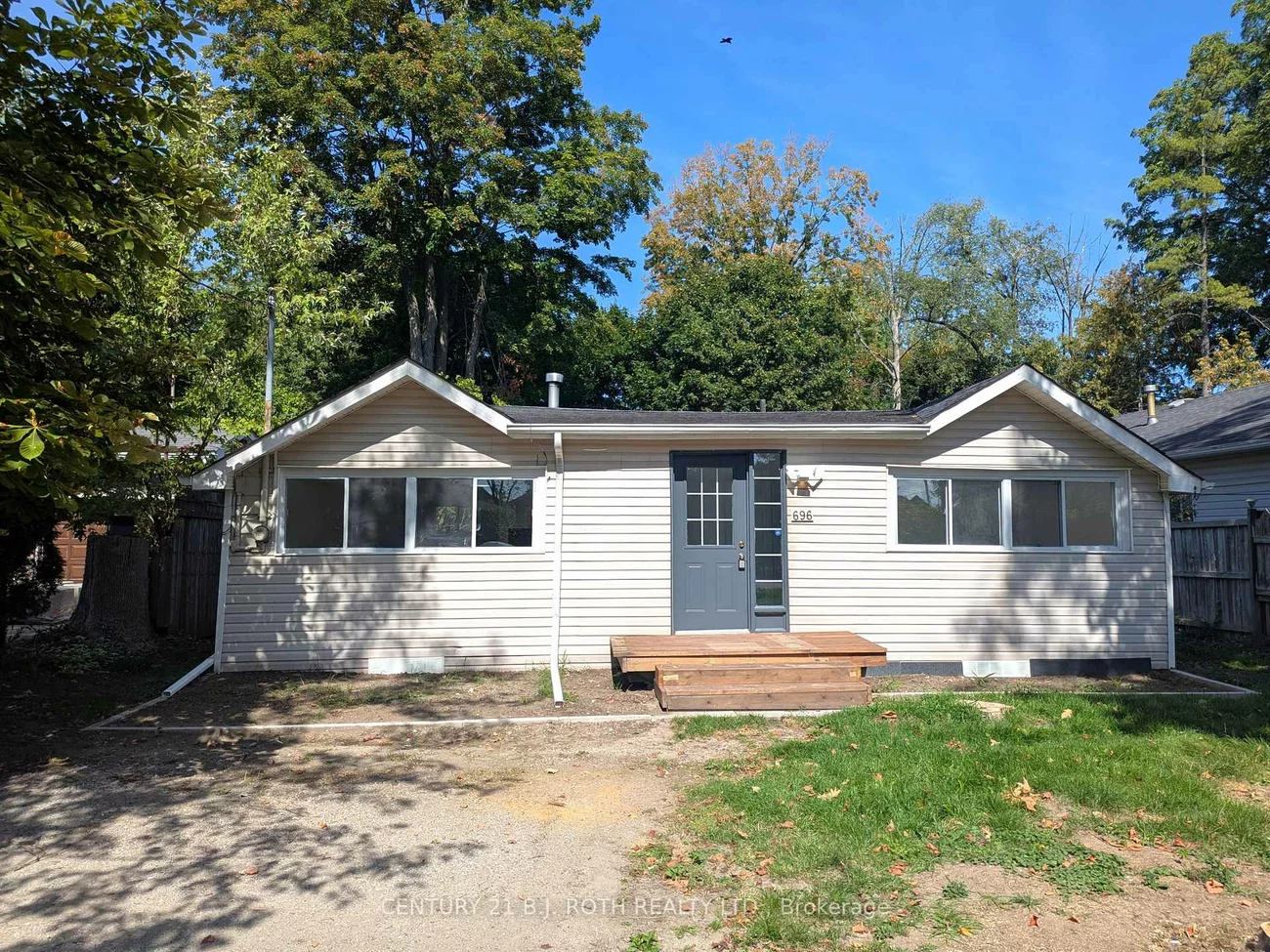 696, Hastings, Alcona, Innisfil