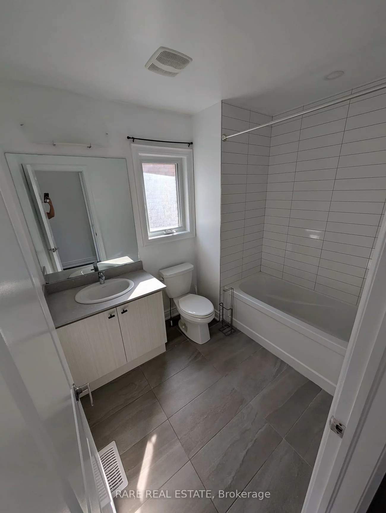2131, Wilson, Alcona, Innisfil