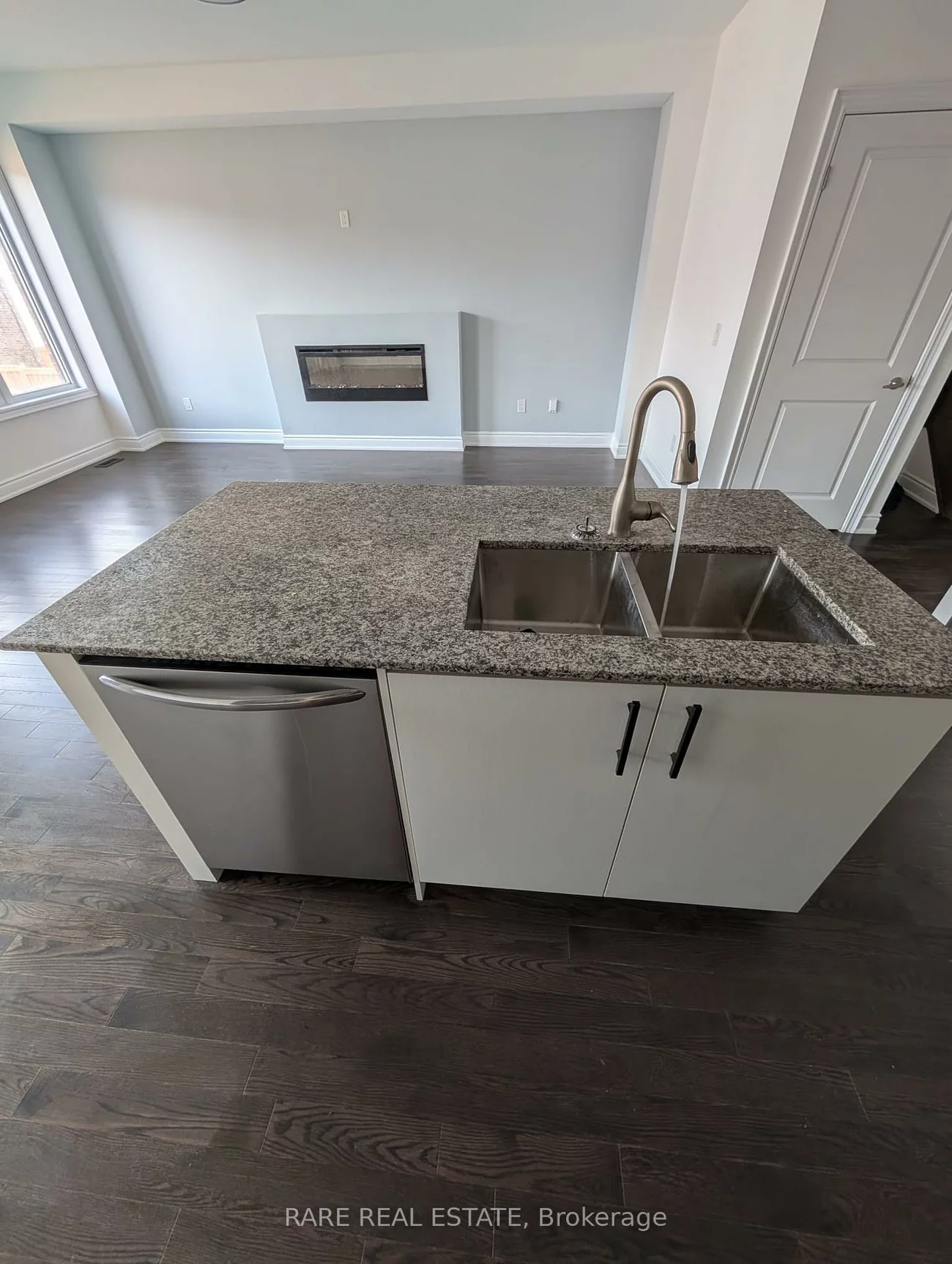 2131, Wilson, Alcona, Innisfil