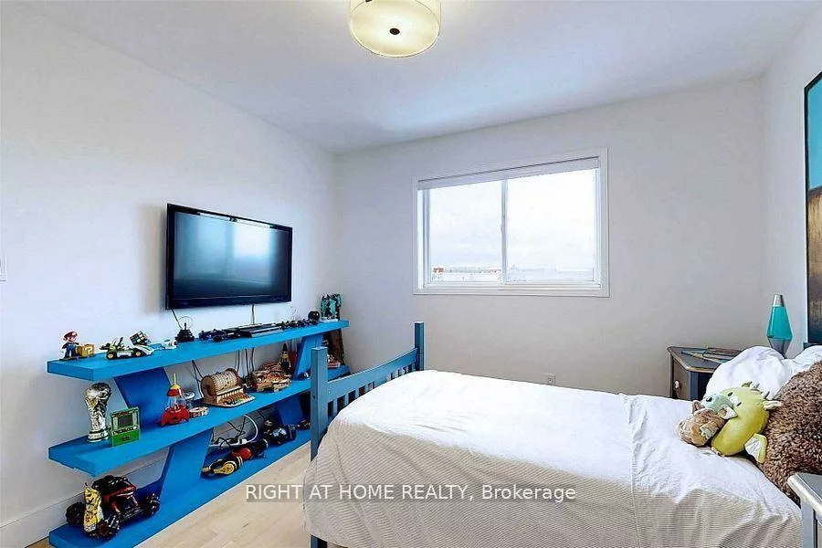 1269, Gina, Alcona, Innisfil