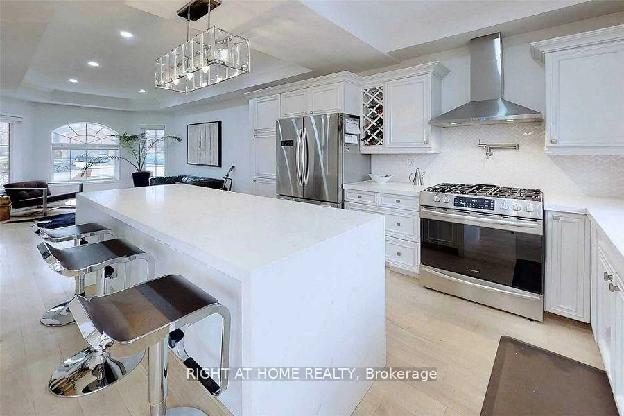 1269, Gina, Alcona, Innisfil