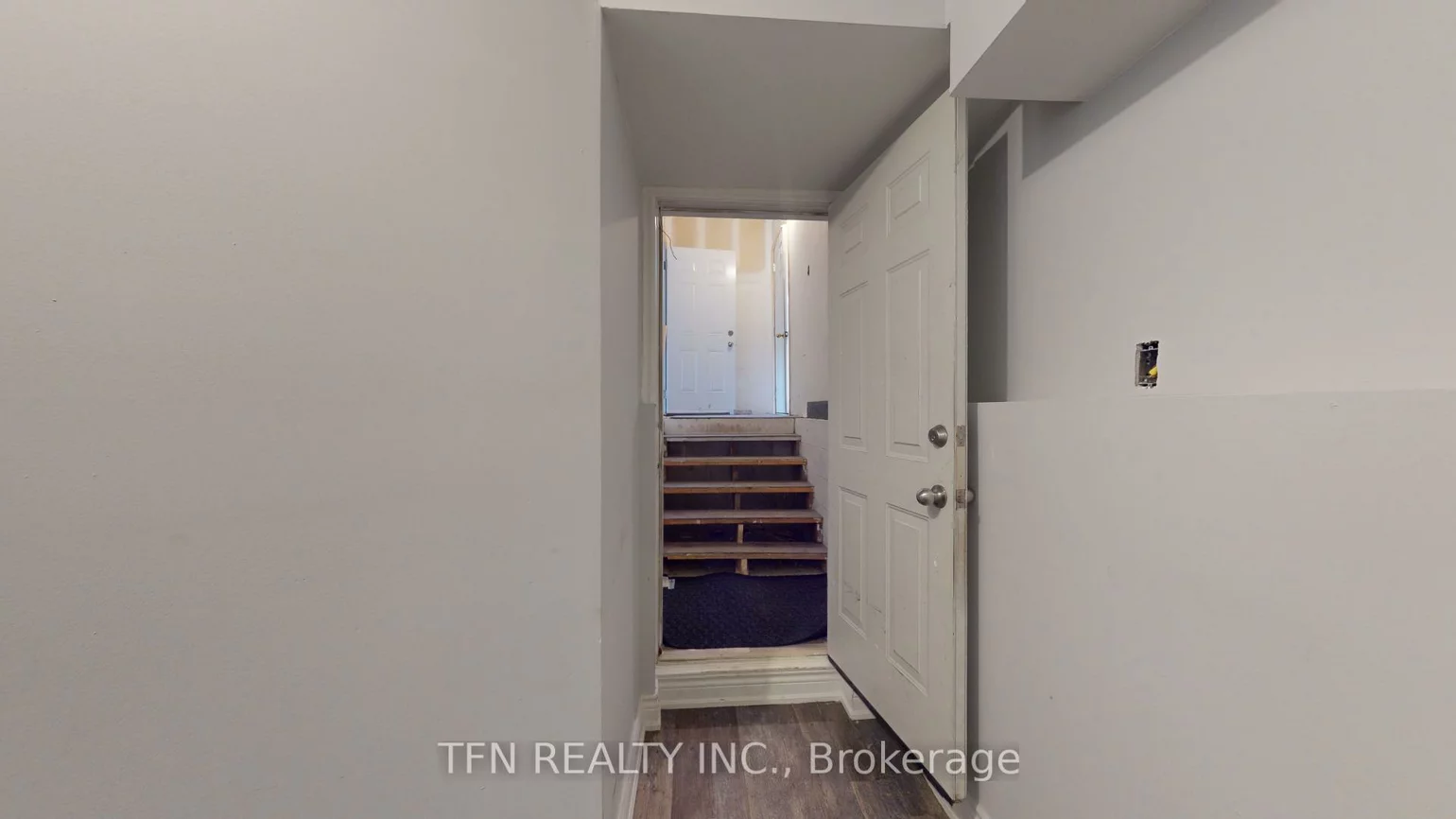 1048, Gilmore, Lefroy, Innisfil