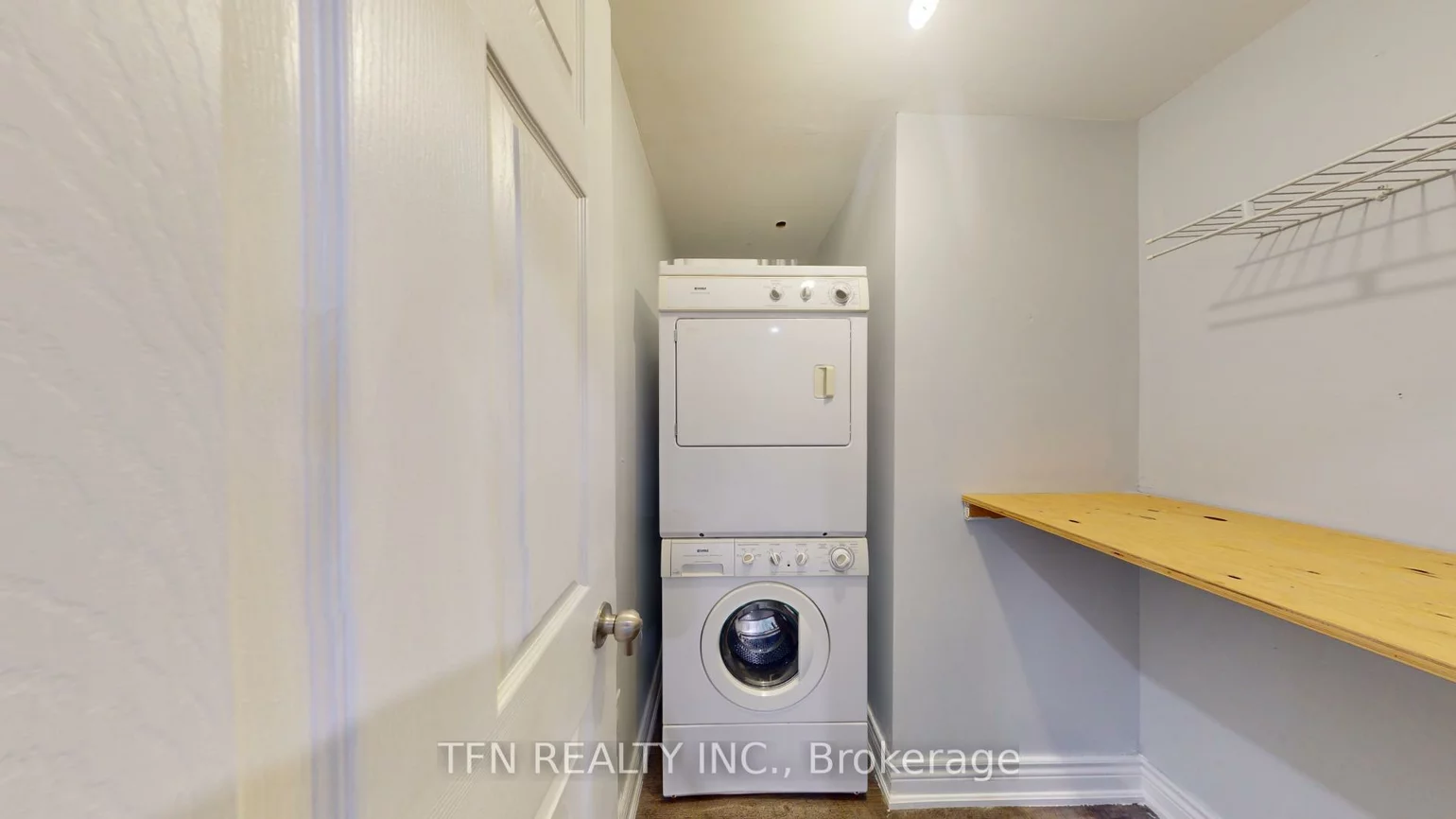 1048, Gilmore, Lefroy, Innisfil