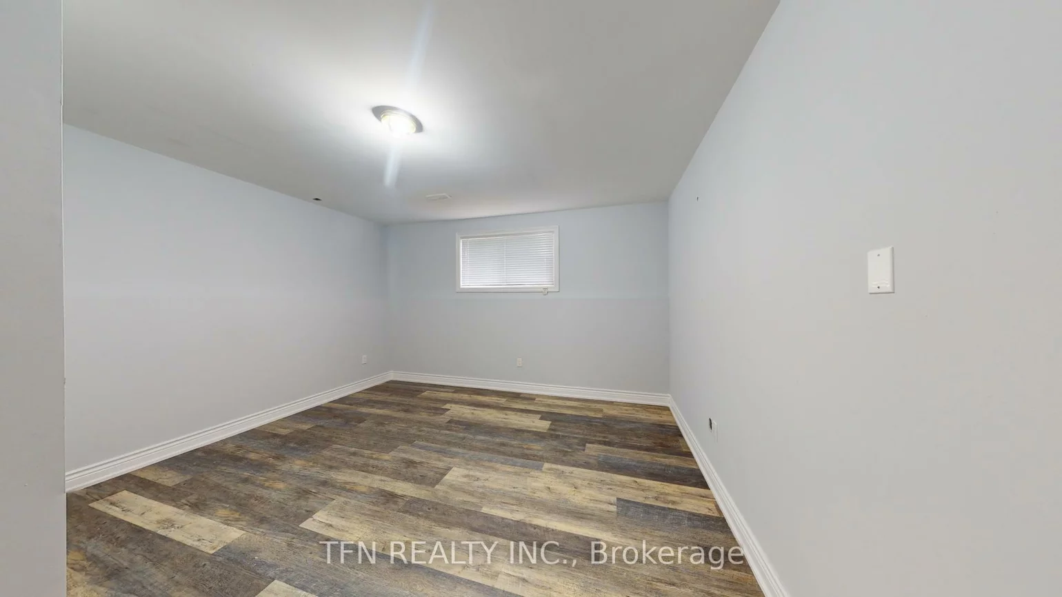 1048, Gilmore, Lefroy, Innisfil