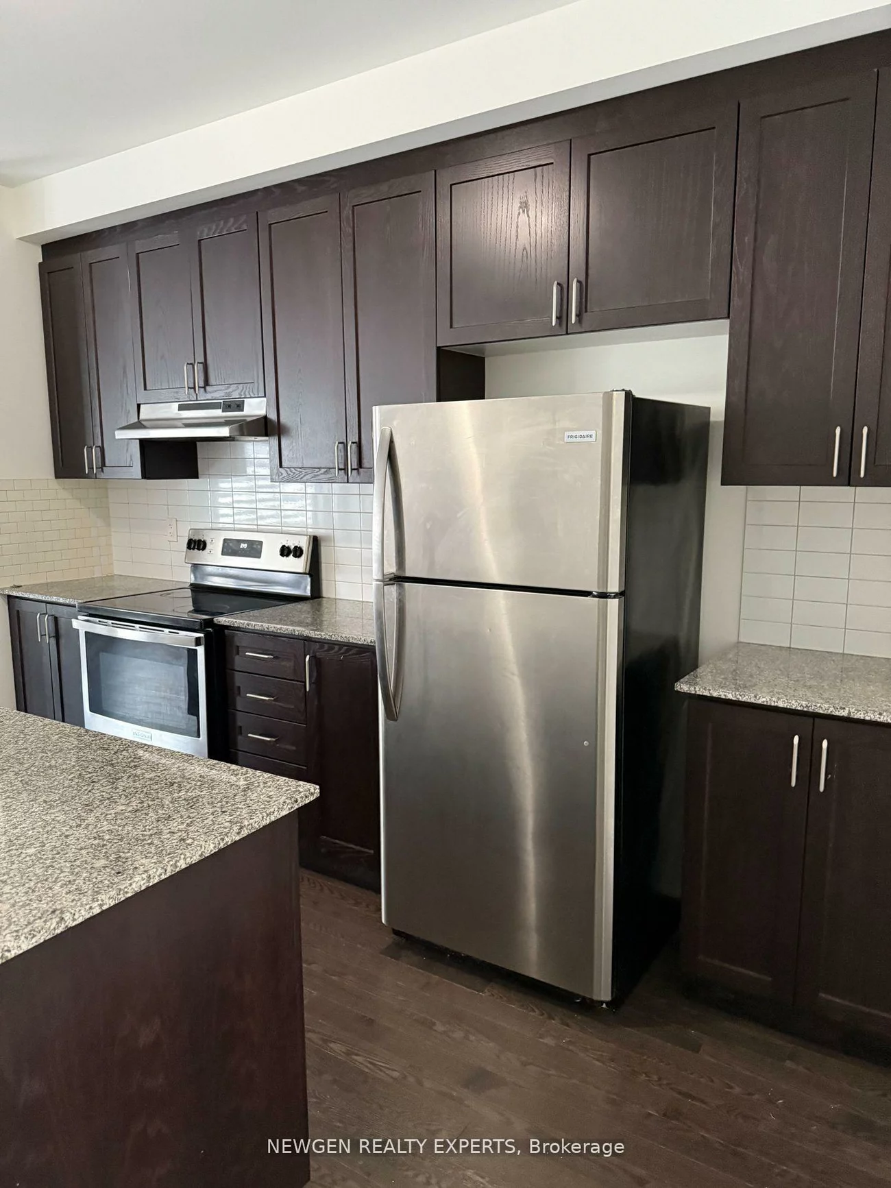 2126, Wilson, Alcona, Innisfil