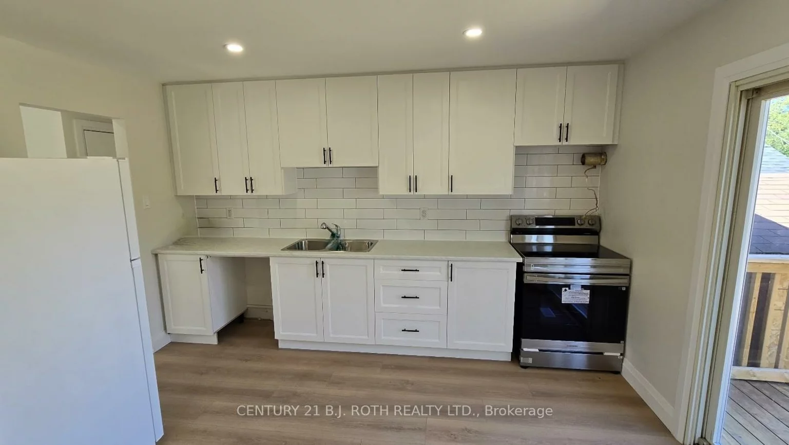 698, Burton, Alcona, Innisfil