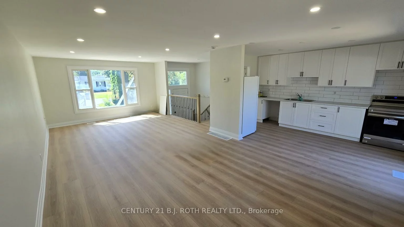 698, Burton, Alcona, Innisfil