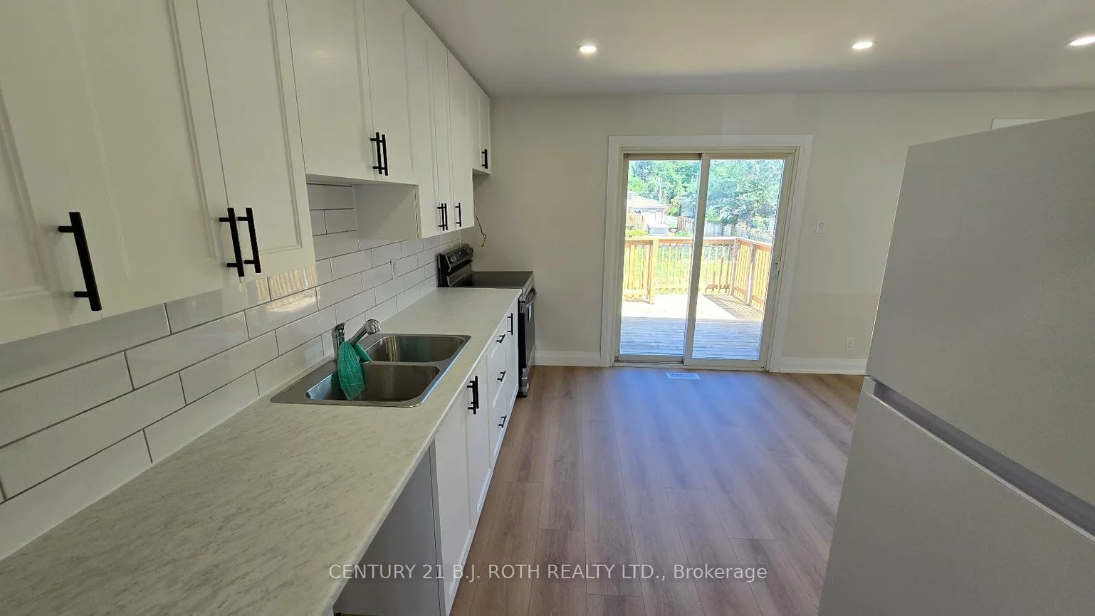 698, Burton, Alcona, Innisfil