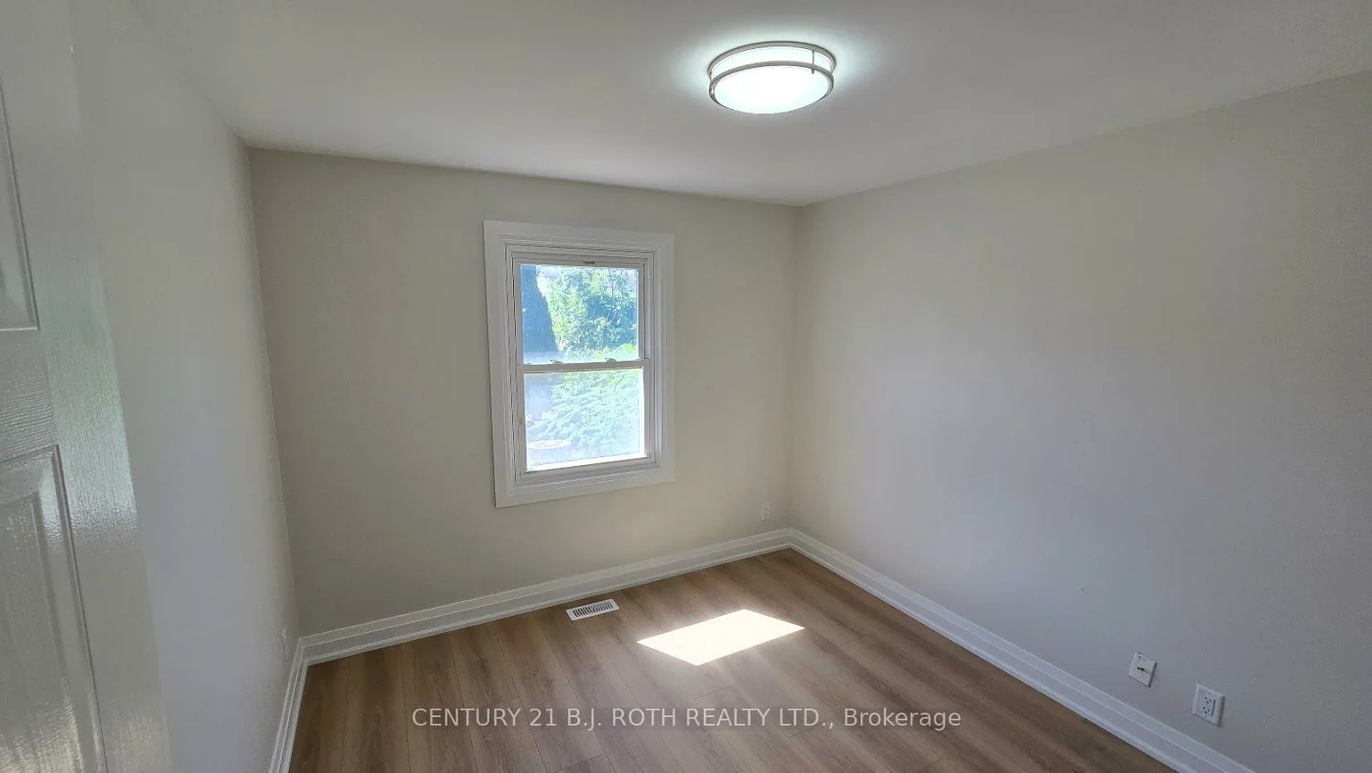 698, Burton, Alcona, Innisfil