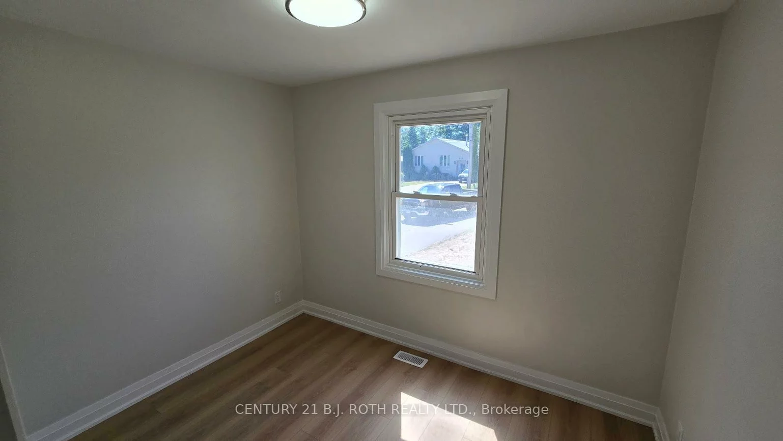 698, Burton, Alcona, Innisfil