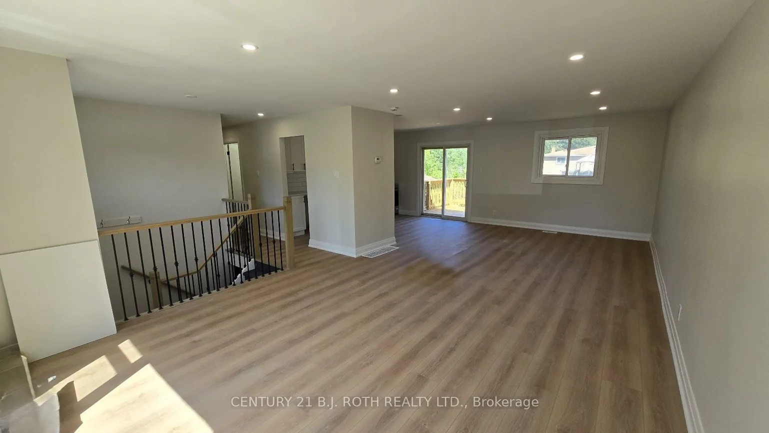 698, Burton, Alcona, Innisfil