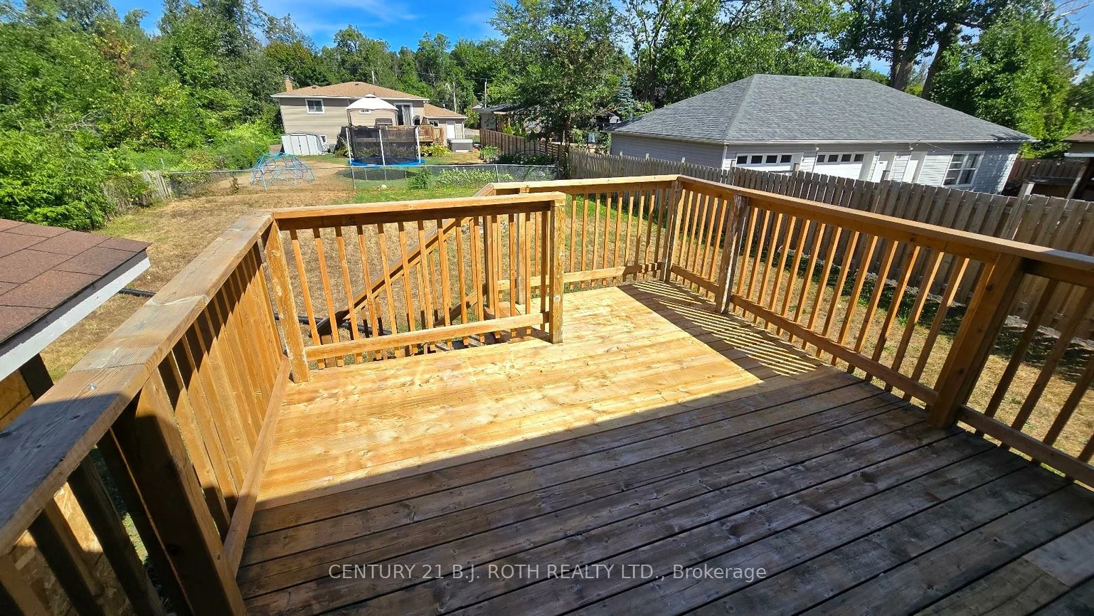 698, Burton, Alcona, Innisfil