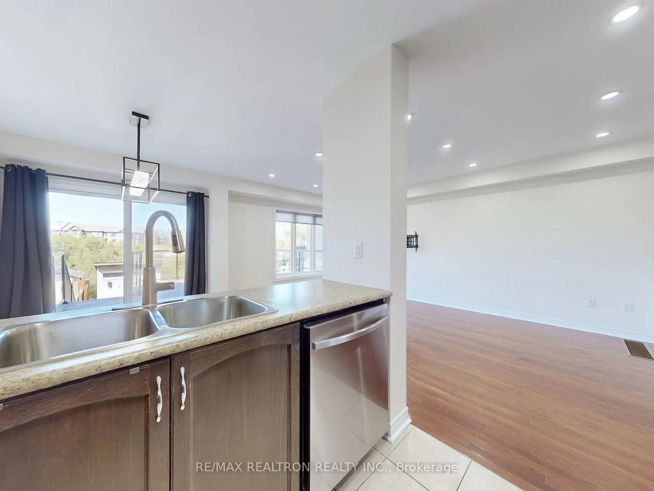 1192, Mary-Lou, Alcona, Innisfil