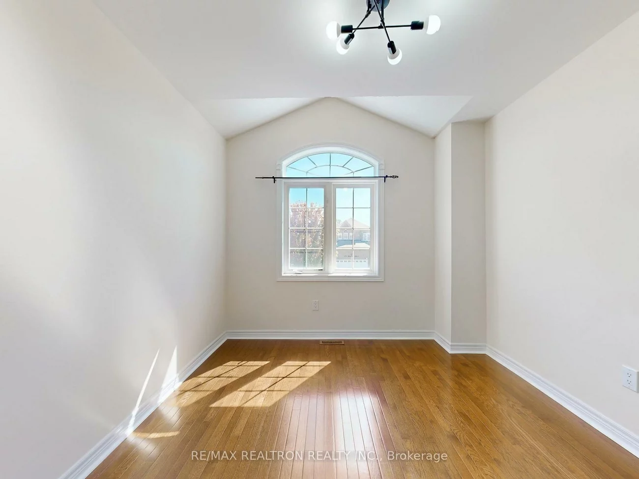 1192, Mary-Lou, Alcona, Innisfil