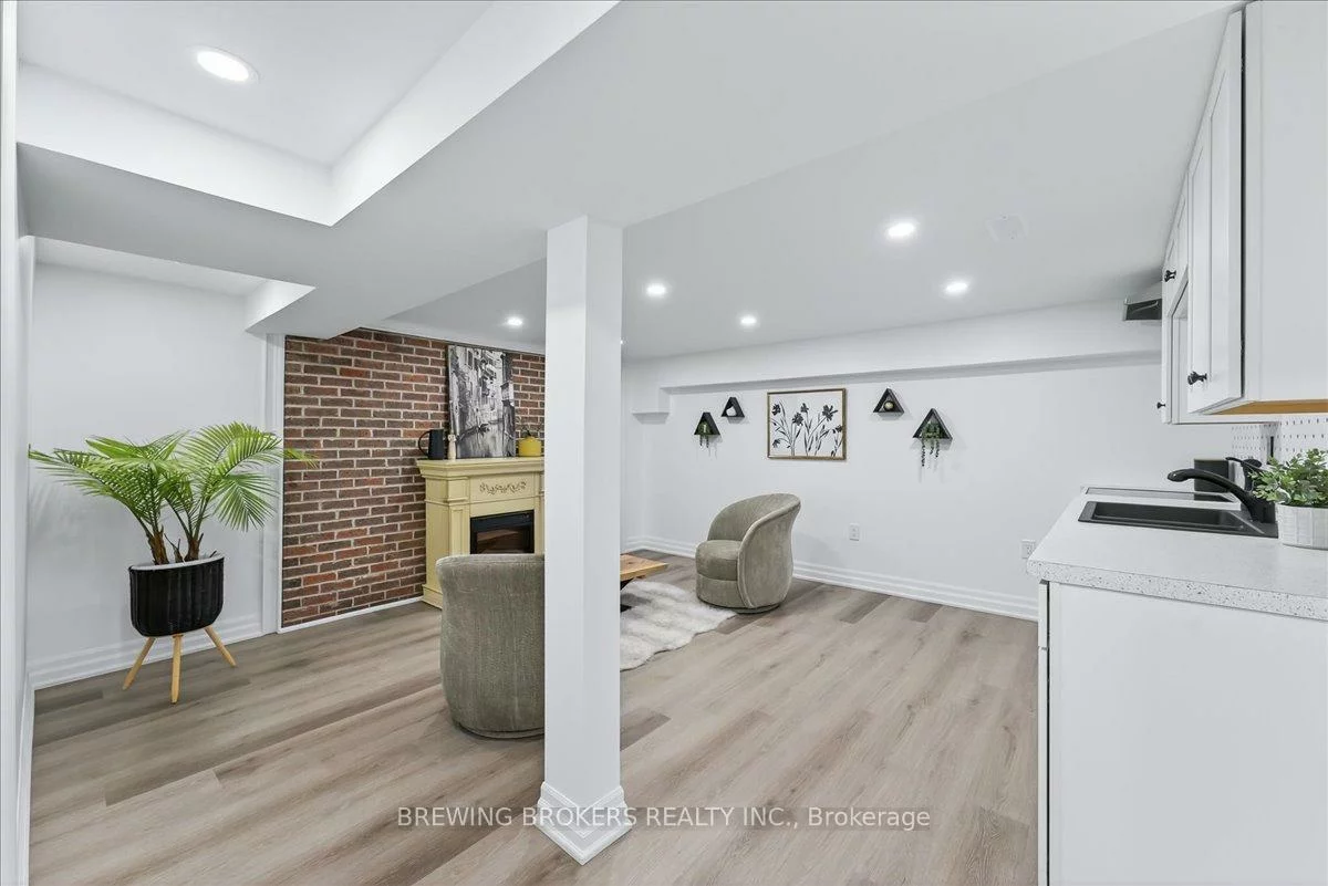 261, Nelson, Stroud, Innisfil