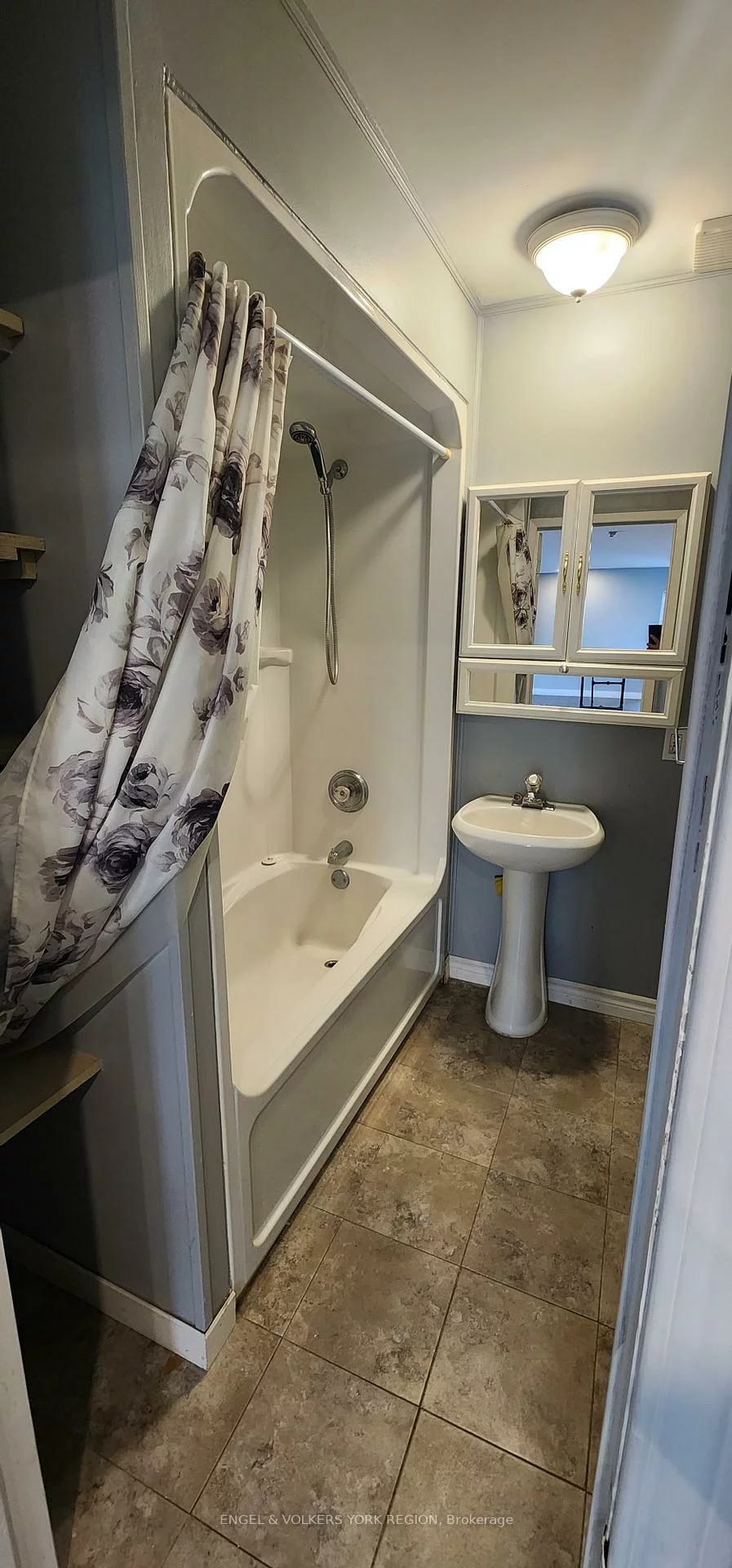 6, Queen, Cookstown, Innisfil