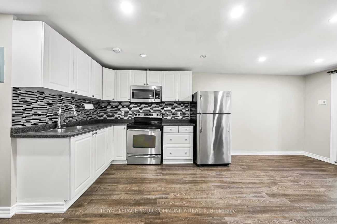 1821, Lamstone, Alcona, Innisfil