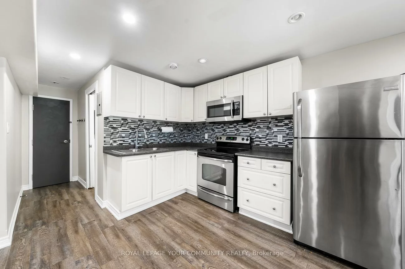 1821, Lamstone, Alcona, Innisfil