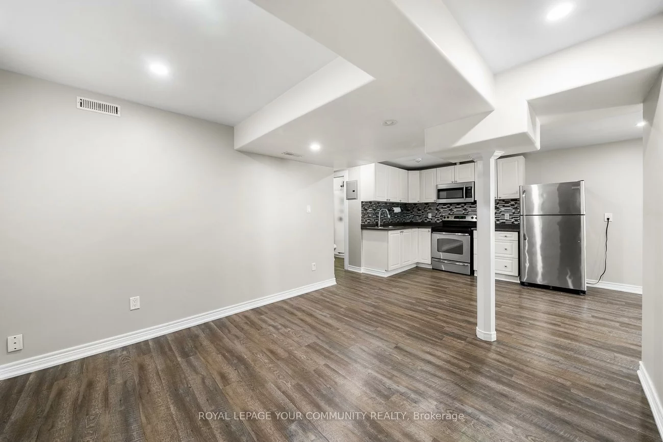 1821, Lamstone, Alcona, Innisfil