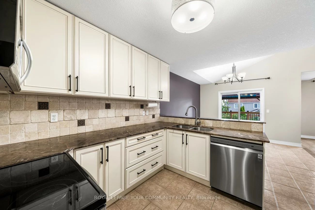 1821, Lamstone, Alcona, Innisfil