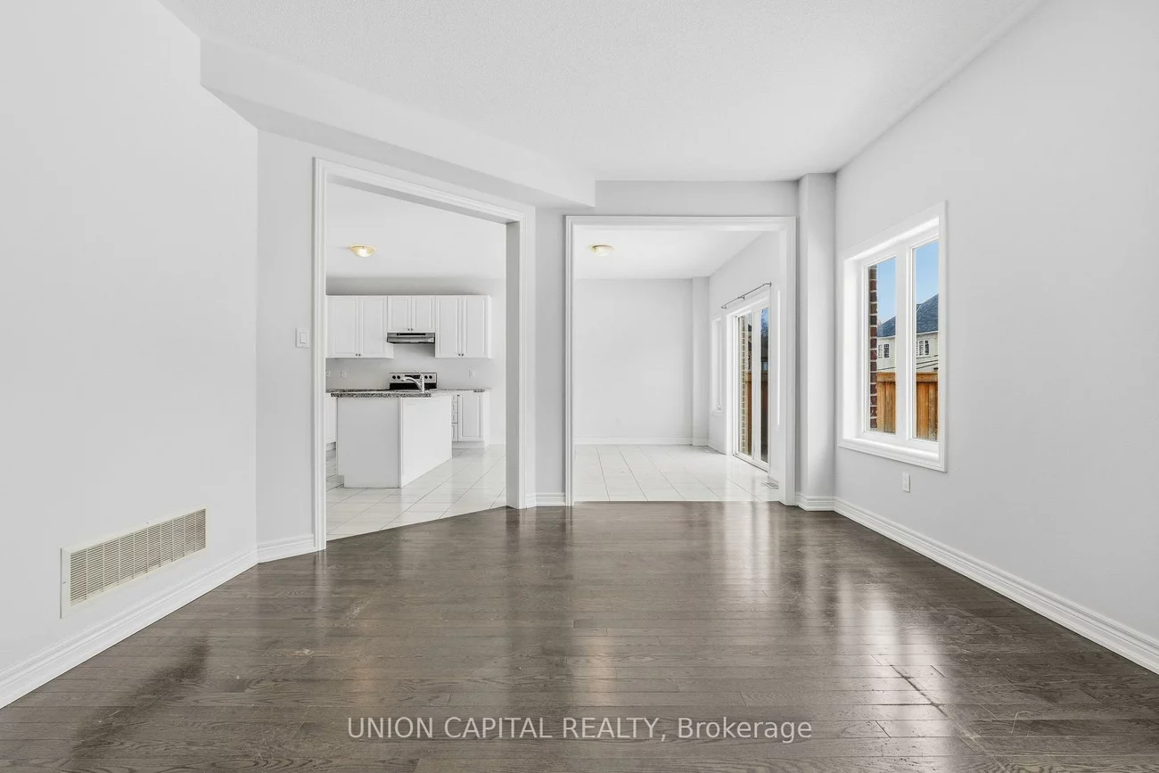 943, Larter, Alcona, Innisfil