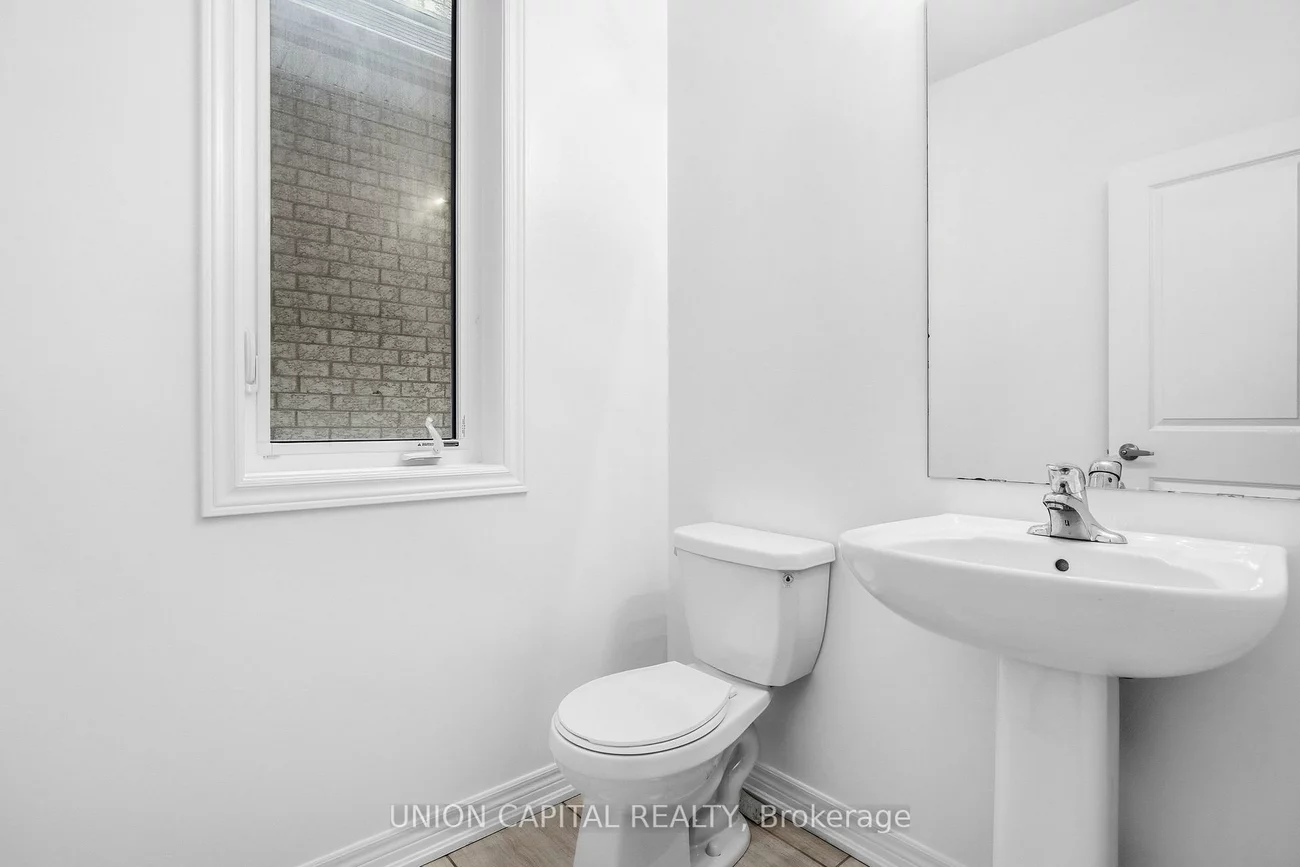 943, Larter, Alcona, Innisfil