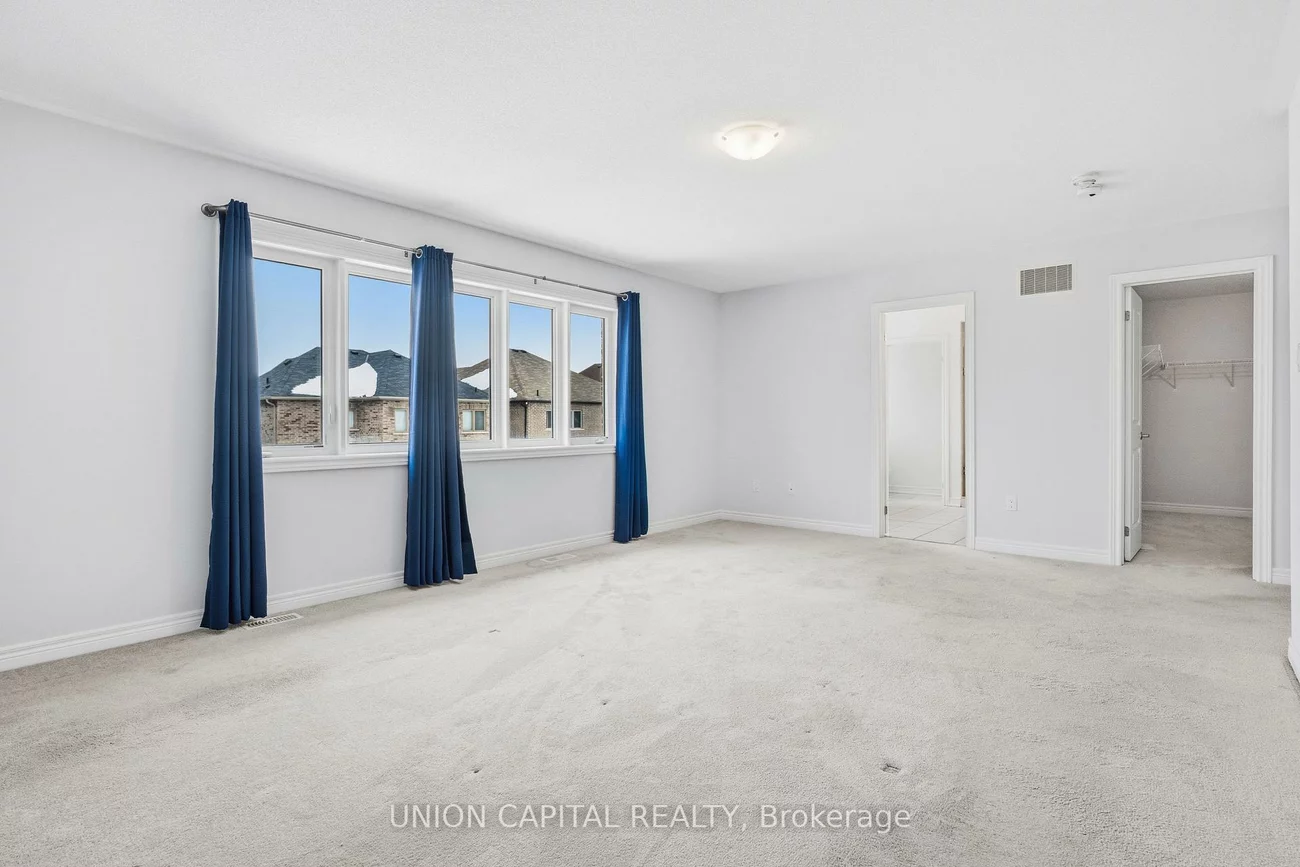 943, Larter, Alcona, Innisfil