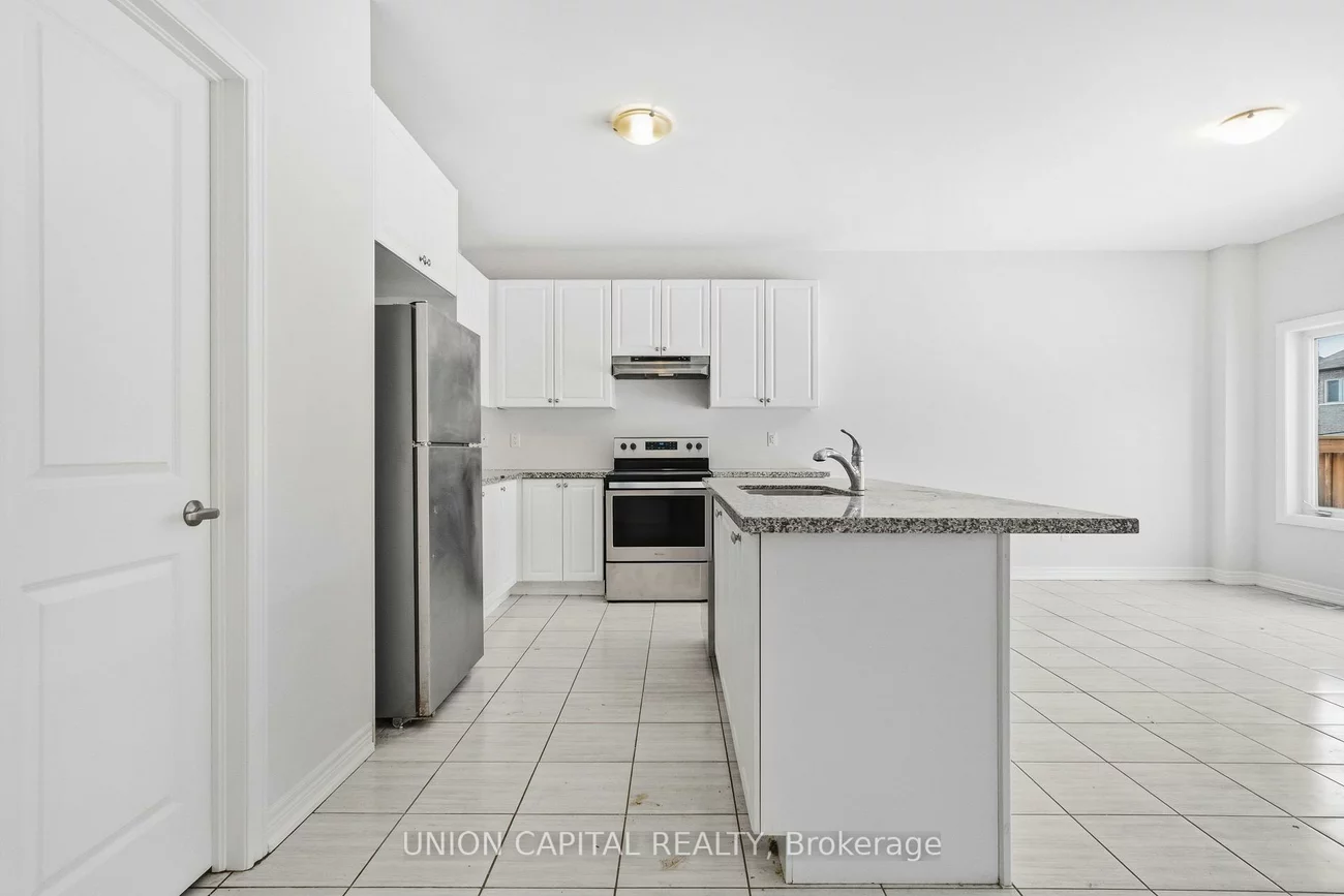 943, Larter, Alcona, Innisfil