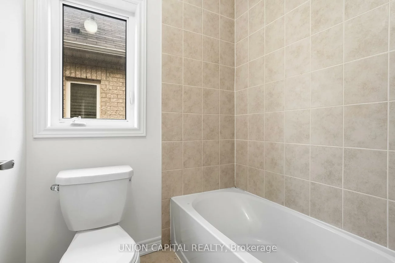 943, Larter, Alcona, Innisfil