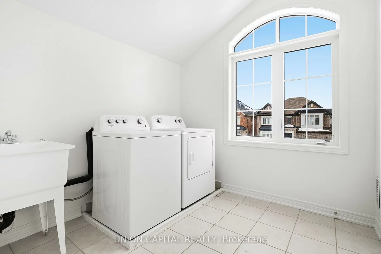 943, Larter, Alcona, Innisfil